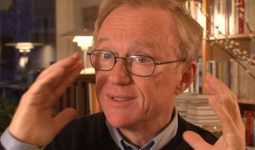 David Grossman: ‘Een vrouw op de vlucht voor een bericht’